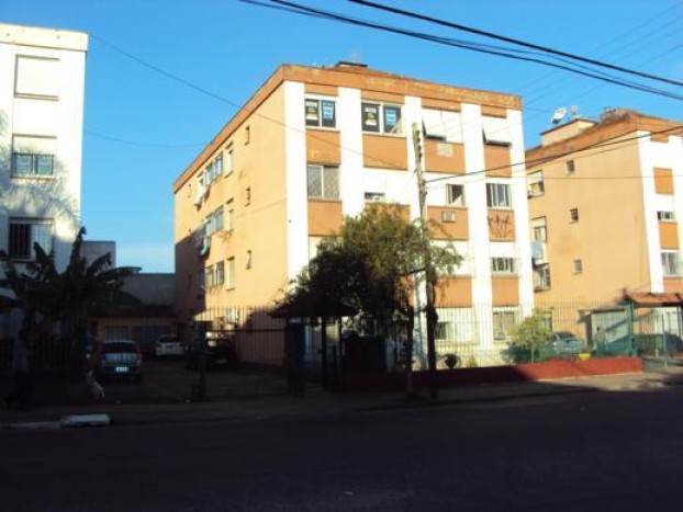 Excelente apartamento no último andar, com 02 dormitórios, em Condomínio no bairro Jardim Leopoldina, desocupado. R$ 120.000,00. VENDIDO em 11.06.2018.